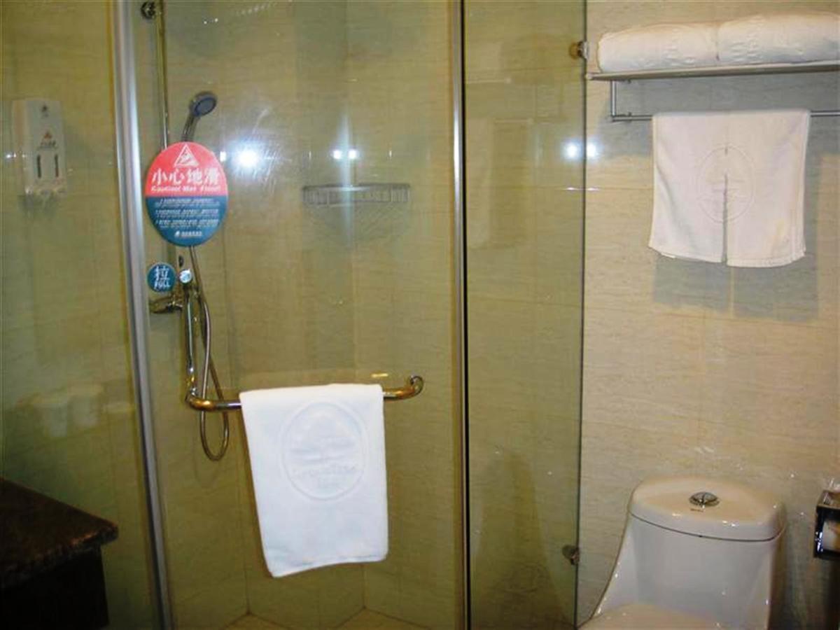 Greentree Inn Shanghai Expo Site South Yanggao Road Subway Station Express Hotel Екстериор снимка