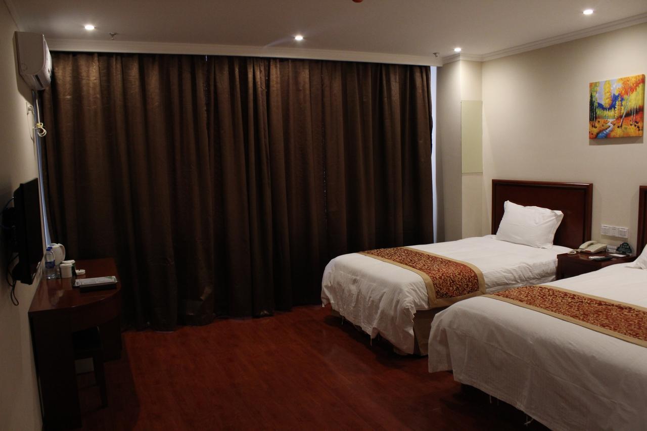 Greentree Inn Shanghai Expo Site South Yanggao Road Subway Station Express Hotel Екстериор снимка