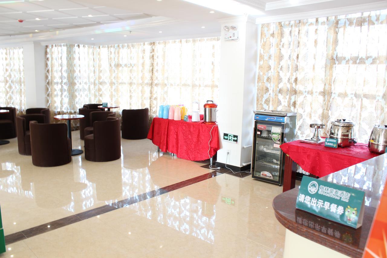 Greentree Inn Shanghai Expo Site South Yanggao Road Subway Station Express Hotel Екстериор снимка