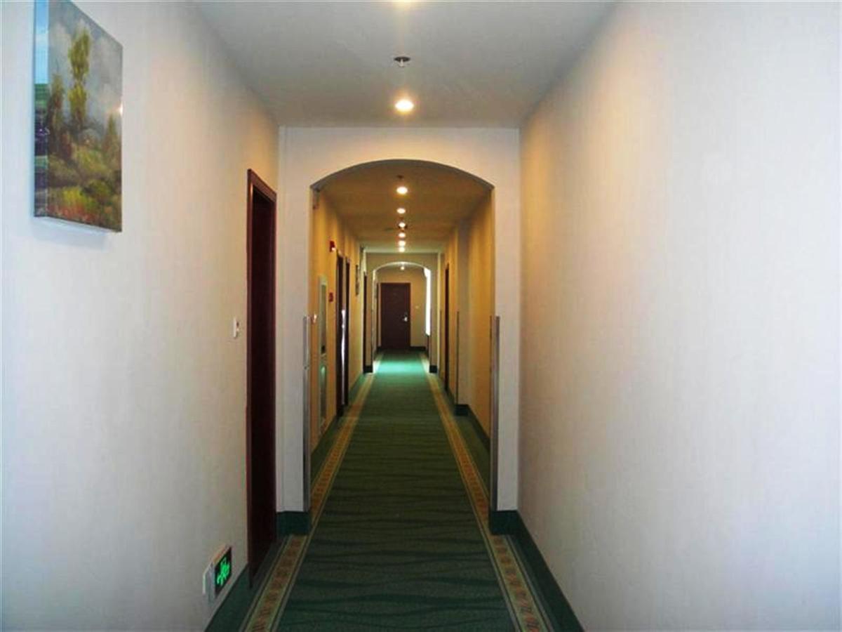 Greentree Inn Shanghai Expo Site South Yanggao Road Subway Station Express Hotel Екстериор снимка